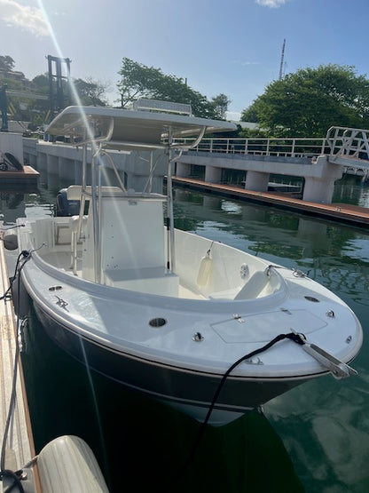 2023 Custom 21 Center Console