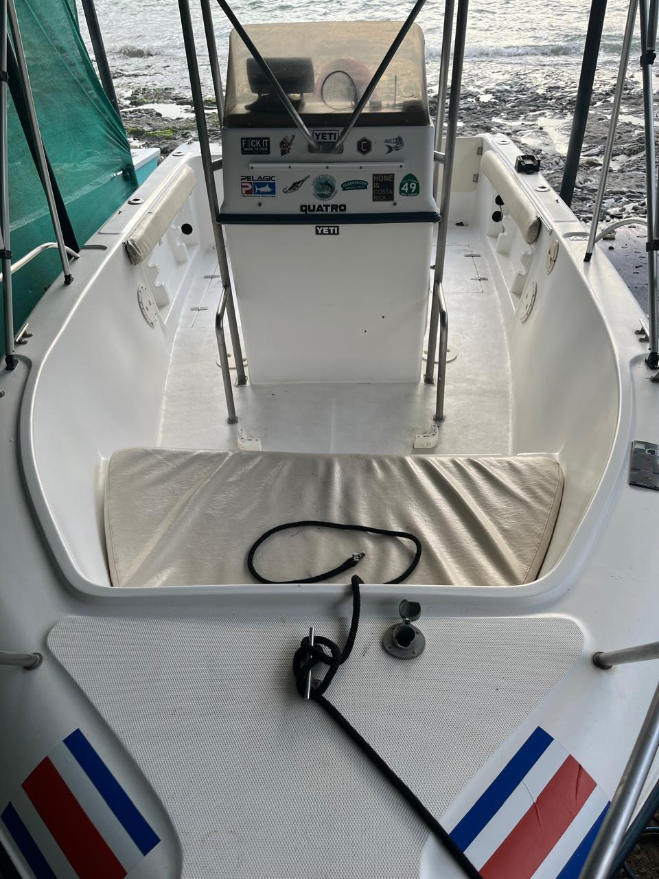 21 Panga with 200 Yamaha 4 stroke Registered in Costa Rica with trailer