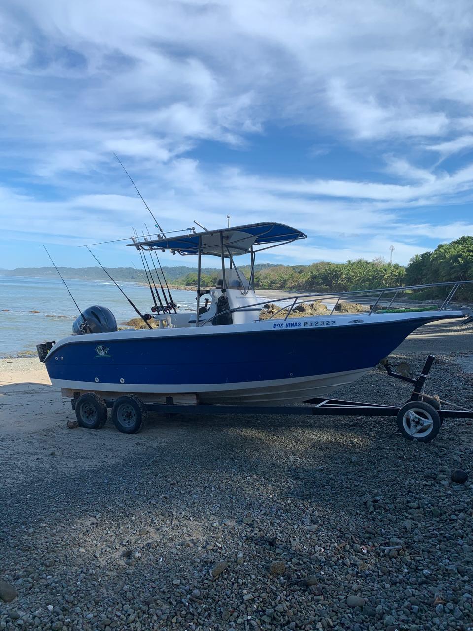 21 Panga with 200 Yamaha 4 stroke Registered in Costa Rica with trailer