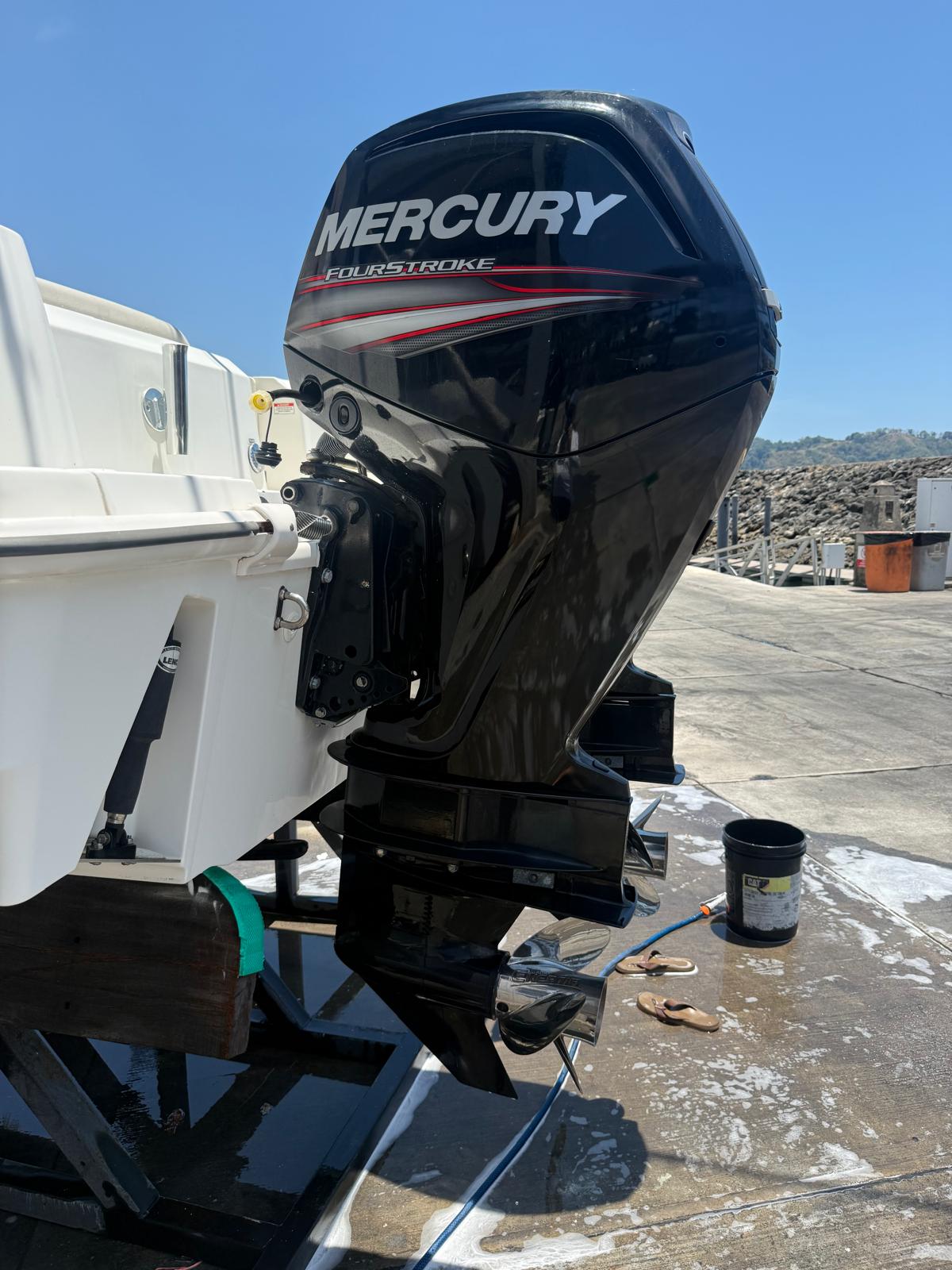 2013 Boston Whaler 230 Outrage