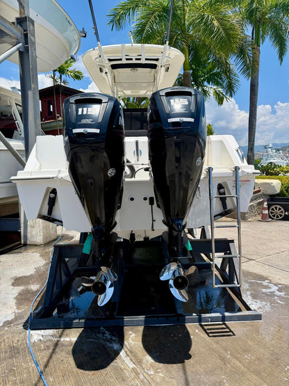 2013 Boston Whaler 230 Outrage