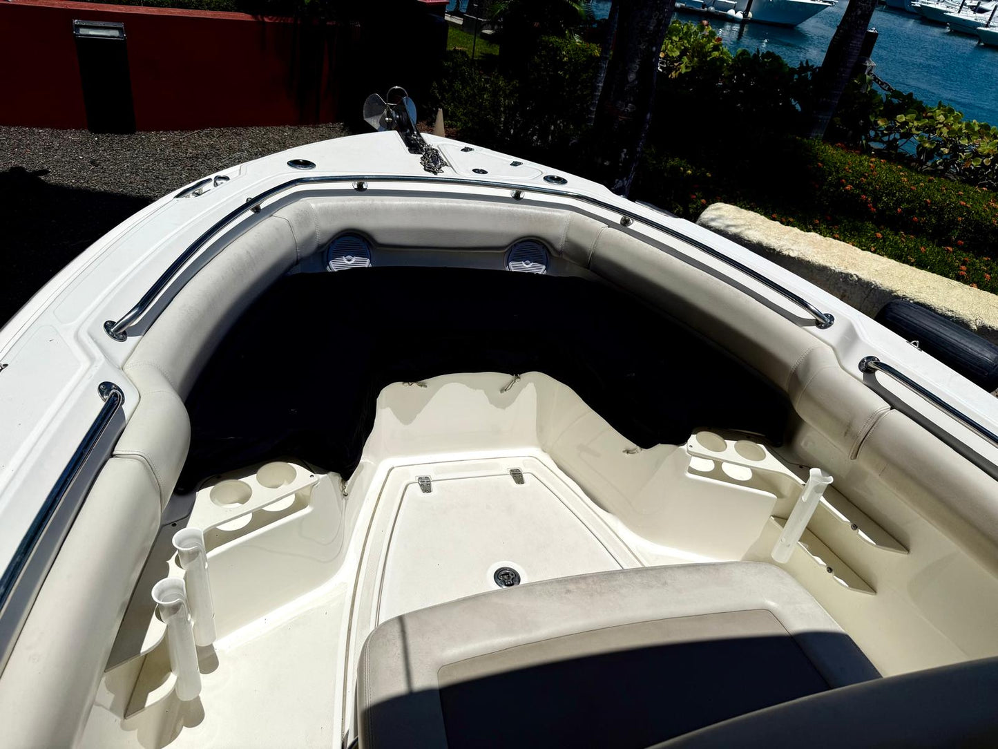 2013 Boston Whaler 230 Outrage