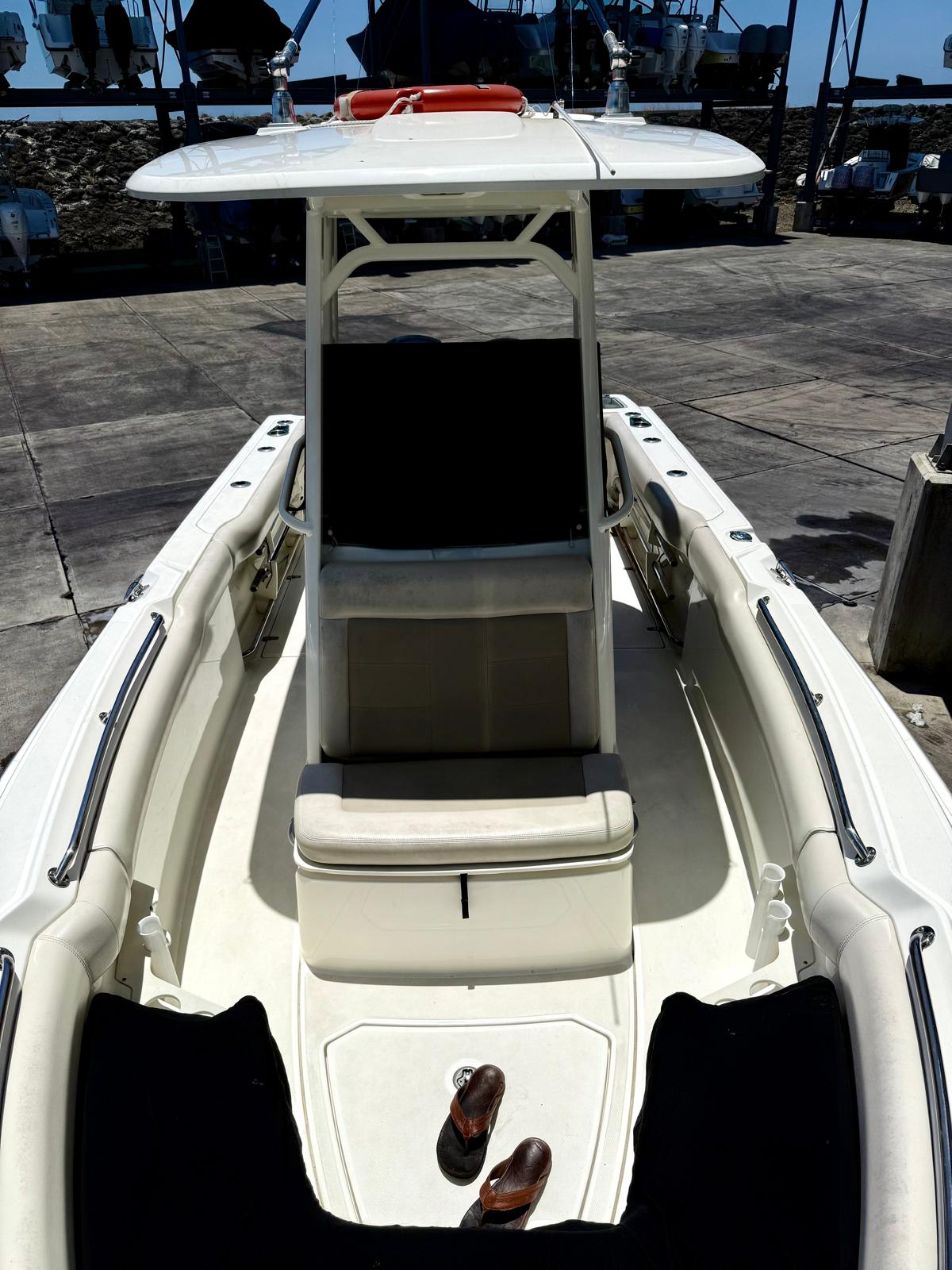 2013 Boston Whaler 230 Outrage