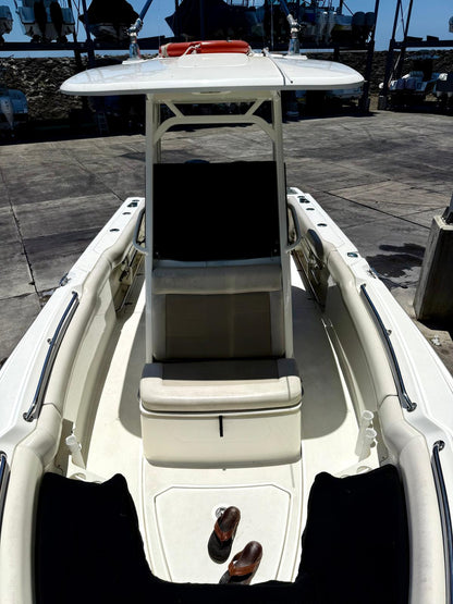 2013 Boston Whaler 230 Outrage