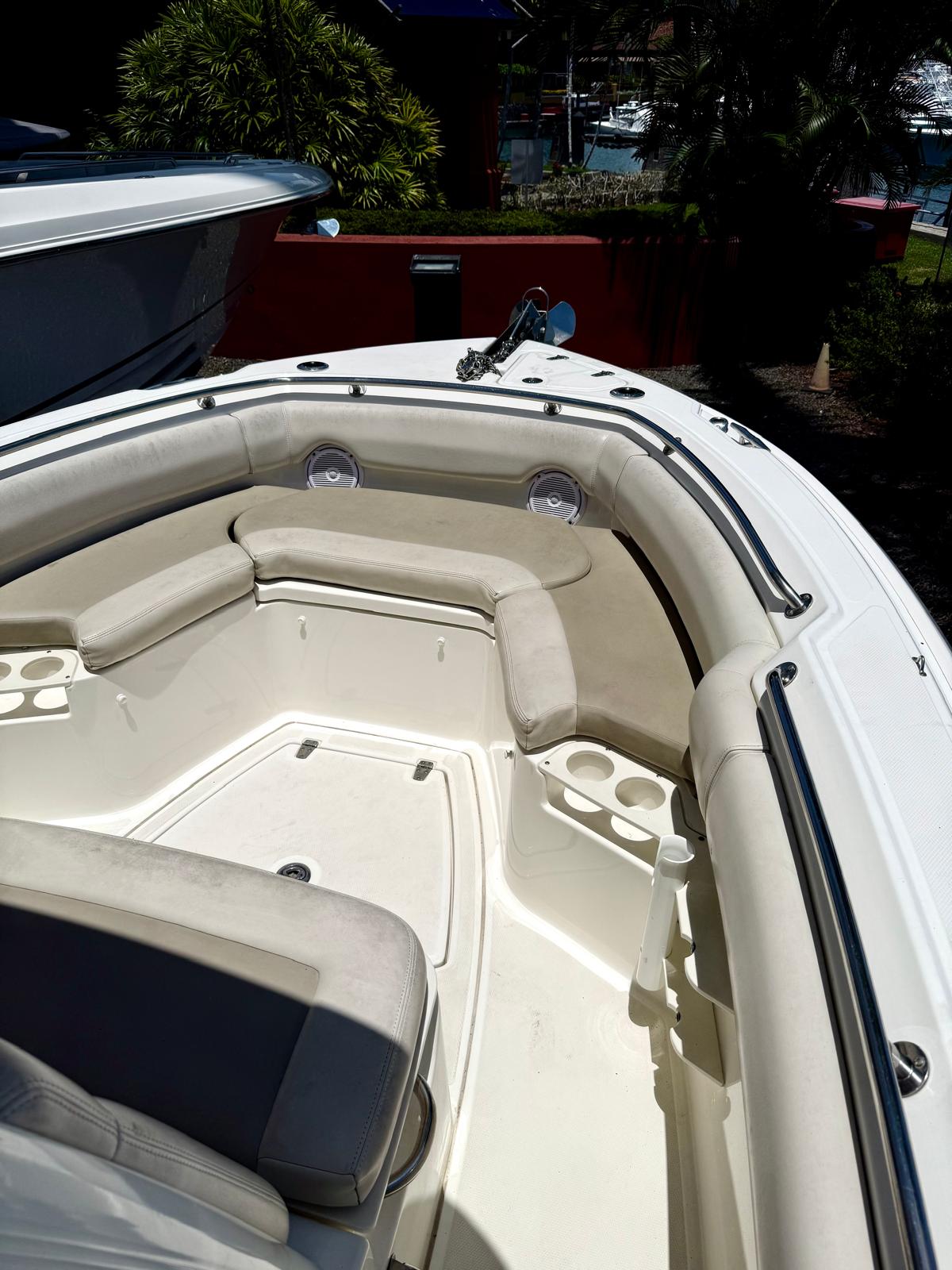 2013 Boston Whaler 230 Outrage