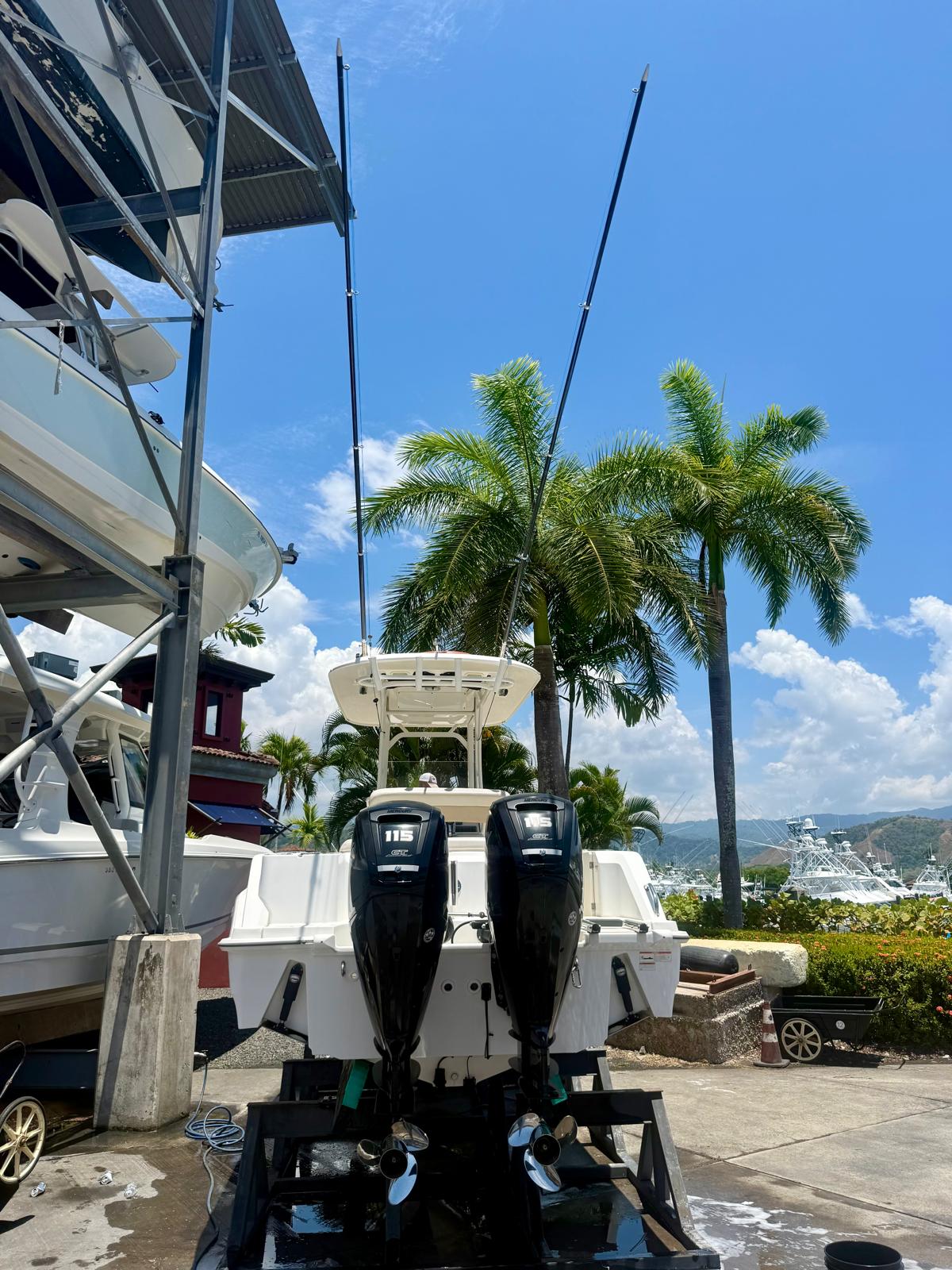 2013 Boston Whaler 230 Outrage