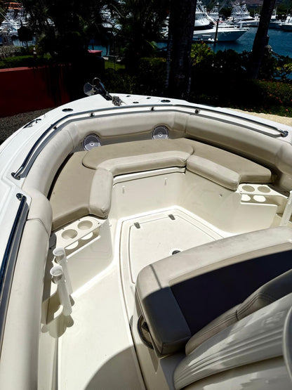 2013 Boston Whaler 230 Outrage