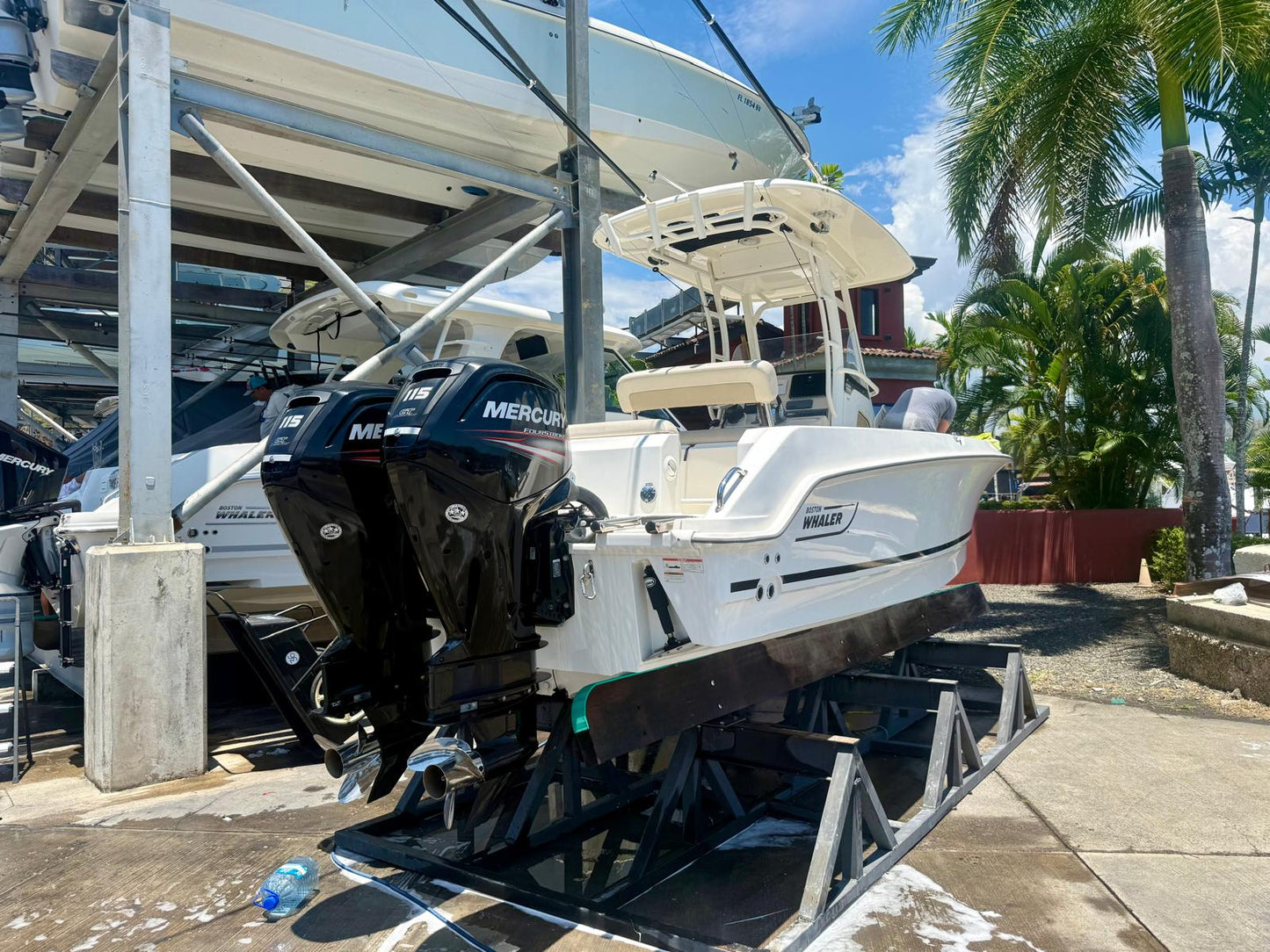 2013 Boston Whaler 230 Outrage