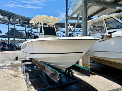 2013 Boston Whaler 230 Outrage