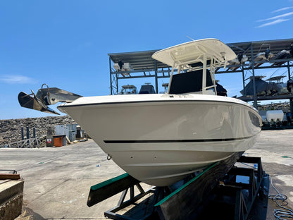 2013 Boston Whaler 230 Outrage