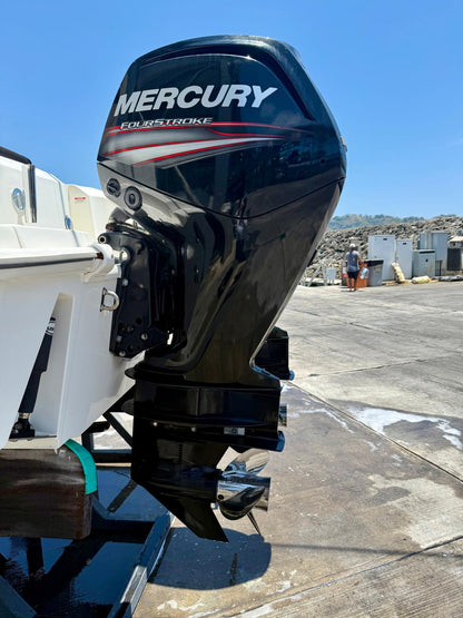 2013 Boston Whaler 230 Outrage