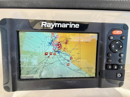 2013 Boston Whaler 230 Outrage